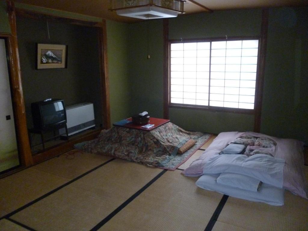 Uotoshi Ryokan Яманути Экстерьер фото