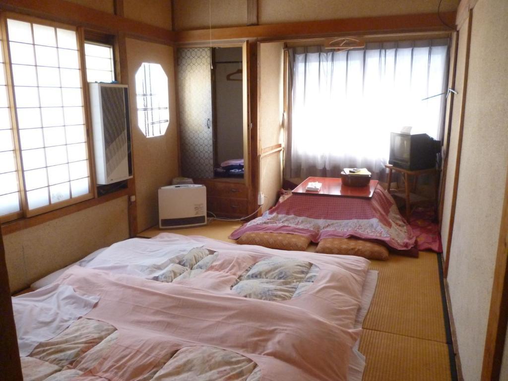Uotoshi Ryokan Яманути Экстерьер фото
